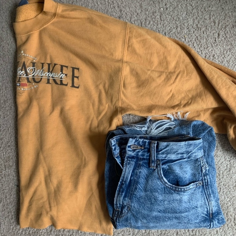 Milwaukee Cropped Sweatshirt